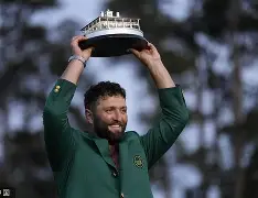 高尔夫赛场再起风云:三湘青龙队火力全开南城火狐队,新援首秀制胜重拾自信的夜晚(微信小程序球场风云) 高尔夫赛场再起风云:三湘青龙队火力全开南城火狐队,新援首秀制胜重拾自信的夜晚(微信小程序球场风云)