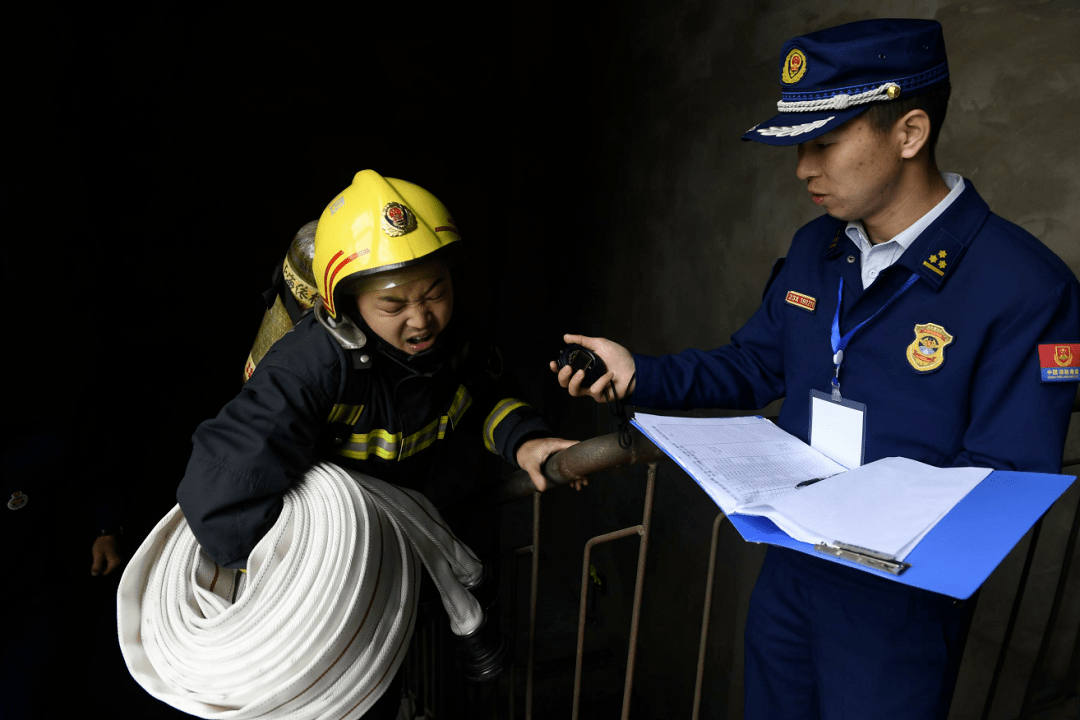 摩托车赛巡回赛,燕赵玄武队与渝州闪电队强势反弹,体能对抗拉满!防线高度稳定的简单介绍 摩托车赛巡回赛,燕赵玄武队与渝州闪电队强势反弹,体能对抗拉满!防线高度稳定的简单介绍